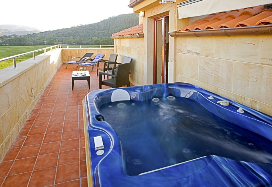 Terraza totalmente equipada con bañera de hidromasaje